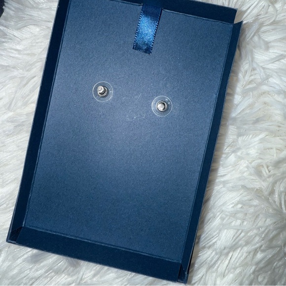 CC Chic Silver Beaded Earrings - Picture 4 of 4